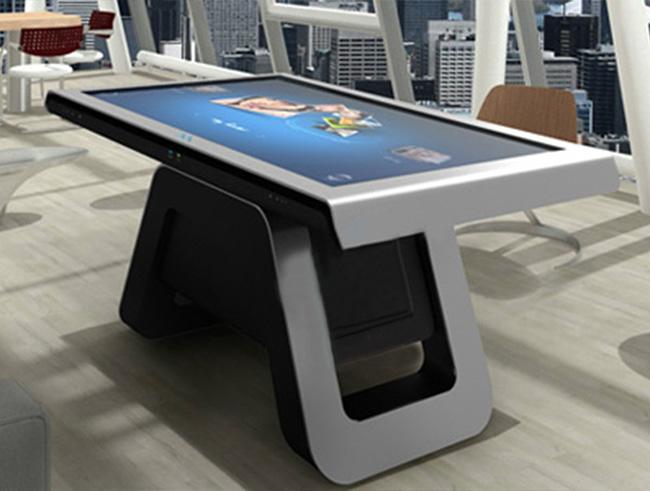 Table basse intelligente faite sur commande de contact de Tableau d'écran d'affichage à cristaux liquides Multitouch pour le jeu toute dans un kiosque