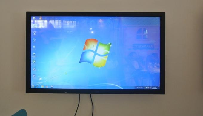 Vente chaude tableau blanc interactif d'écran tactile de 55 à 84 pouces TV, tout dans un moniteur d'écran tactile de PC avec la résolution de 4K UHD