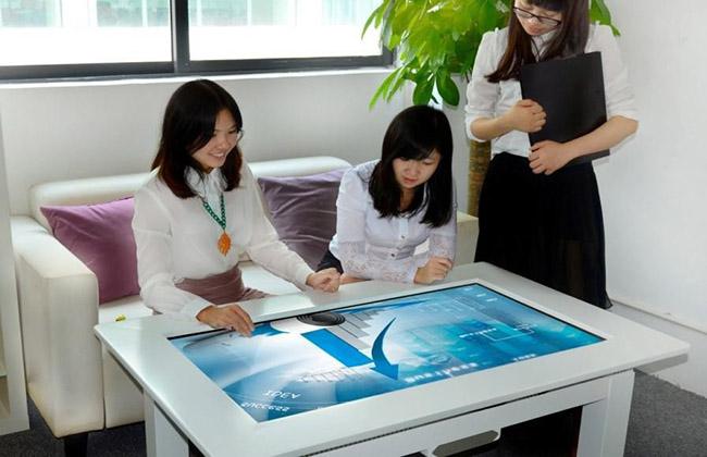 Lcd Interactive Smart Home Touch Screen Table Multi-Function Table With Computer For Kids / Family / Meeting